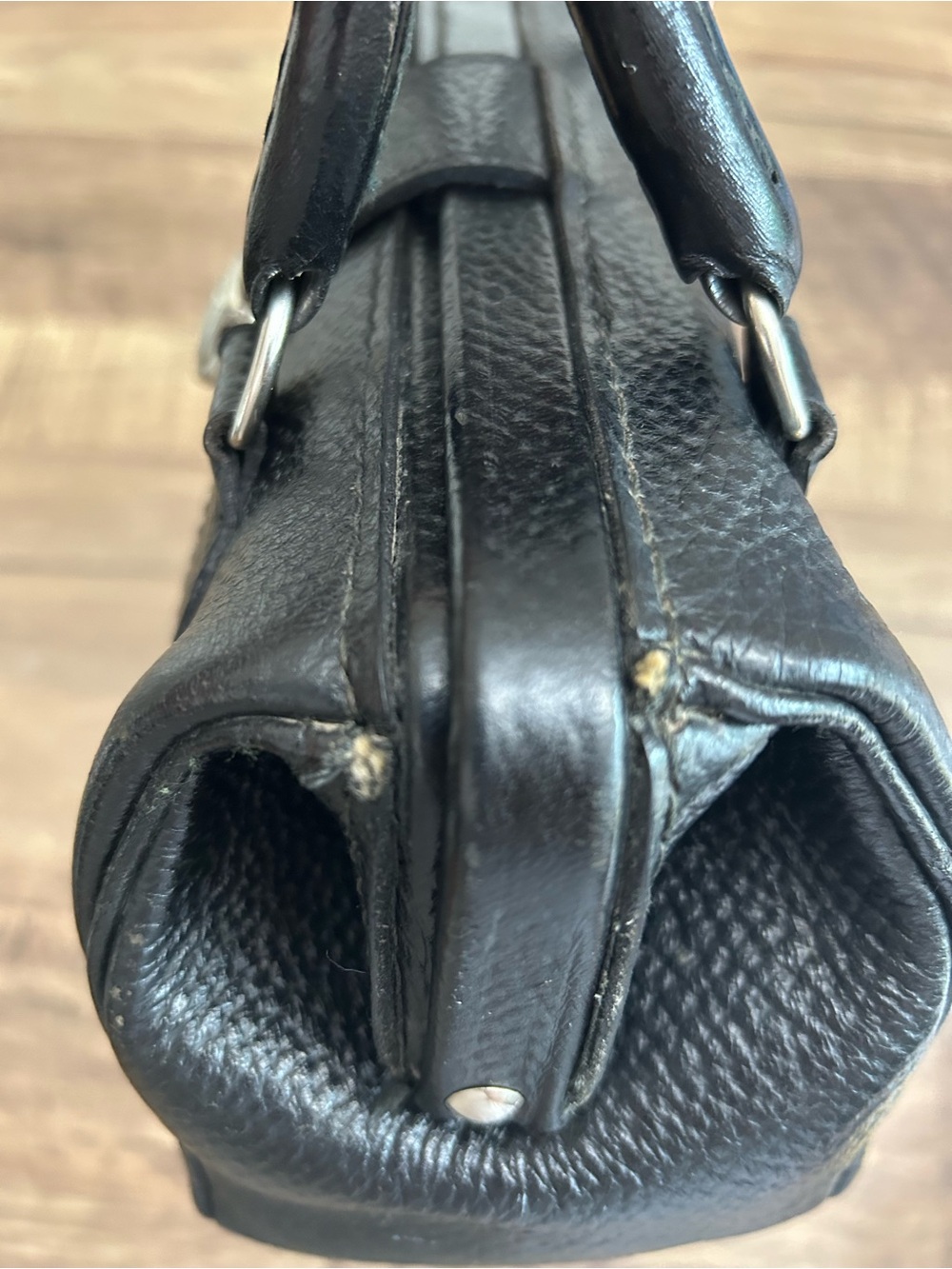 Vintage Black Pebbled Leather Mini Doctors Satchel - Mid Century Gladstone Frame - Picture 14 of 16